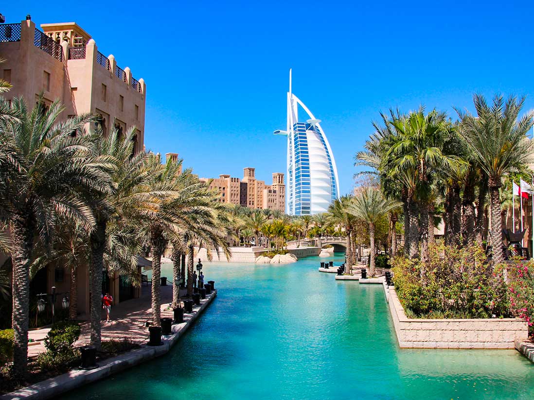 vivre a dubai